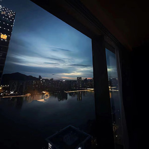 丝袜虐阳射精片
